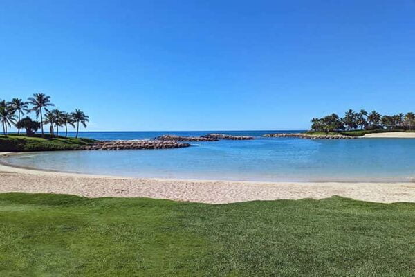 Scenic lagoon in Honolulu Hawaii